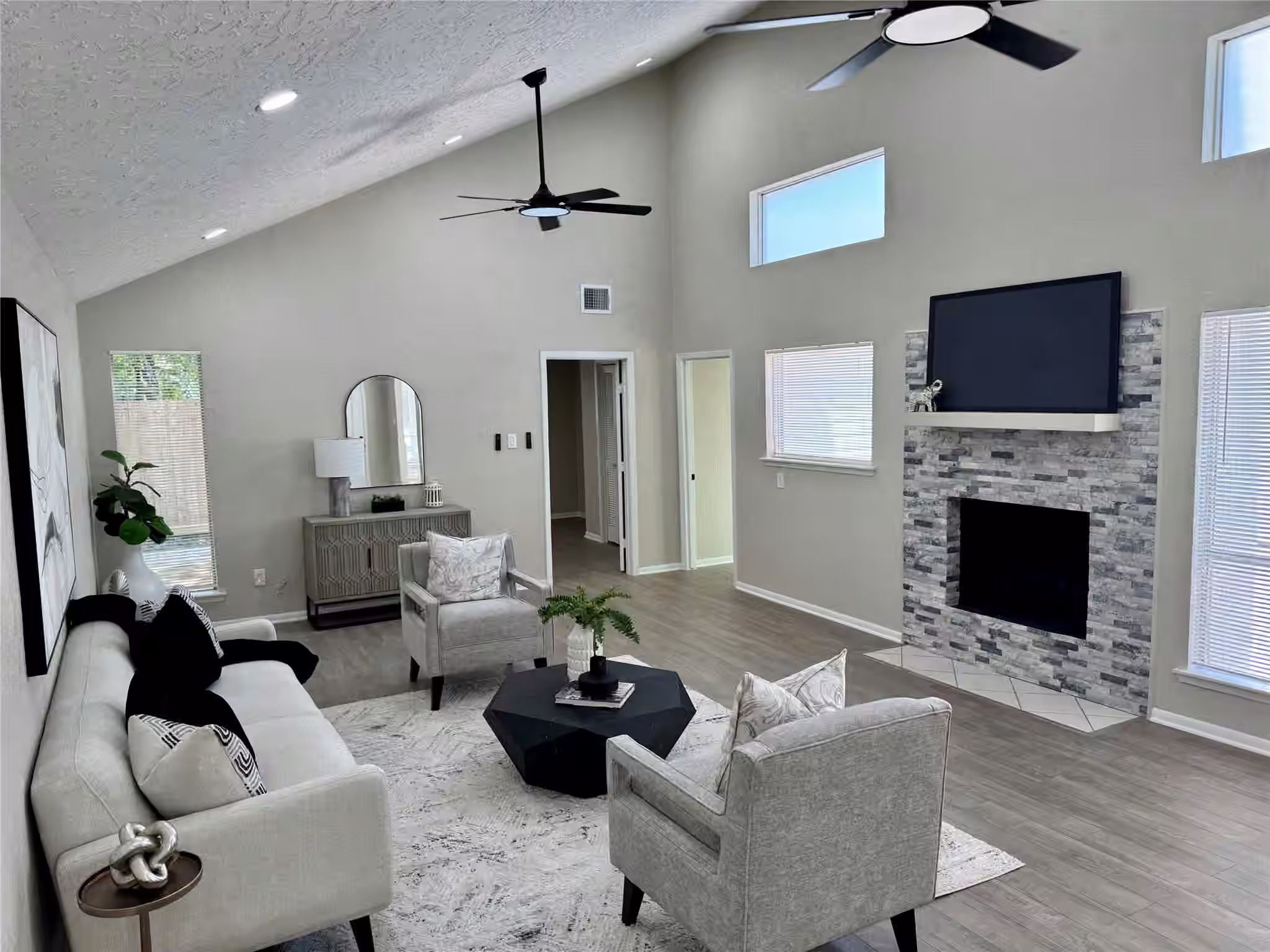 Photo 3 of 4231 Meadowbank Drive, Seabrook, TX