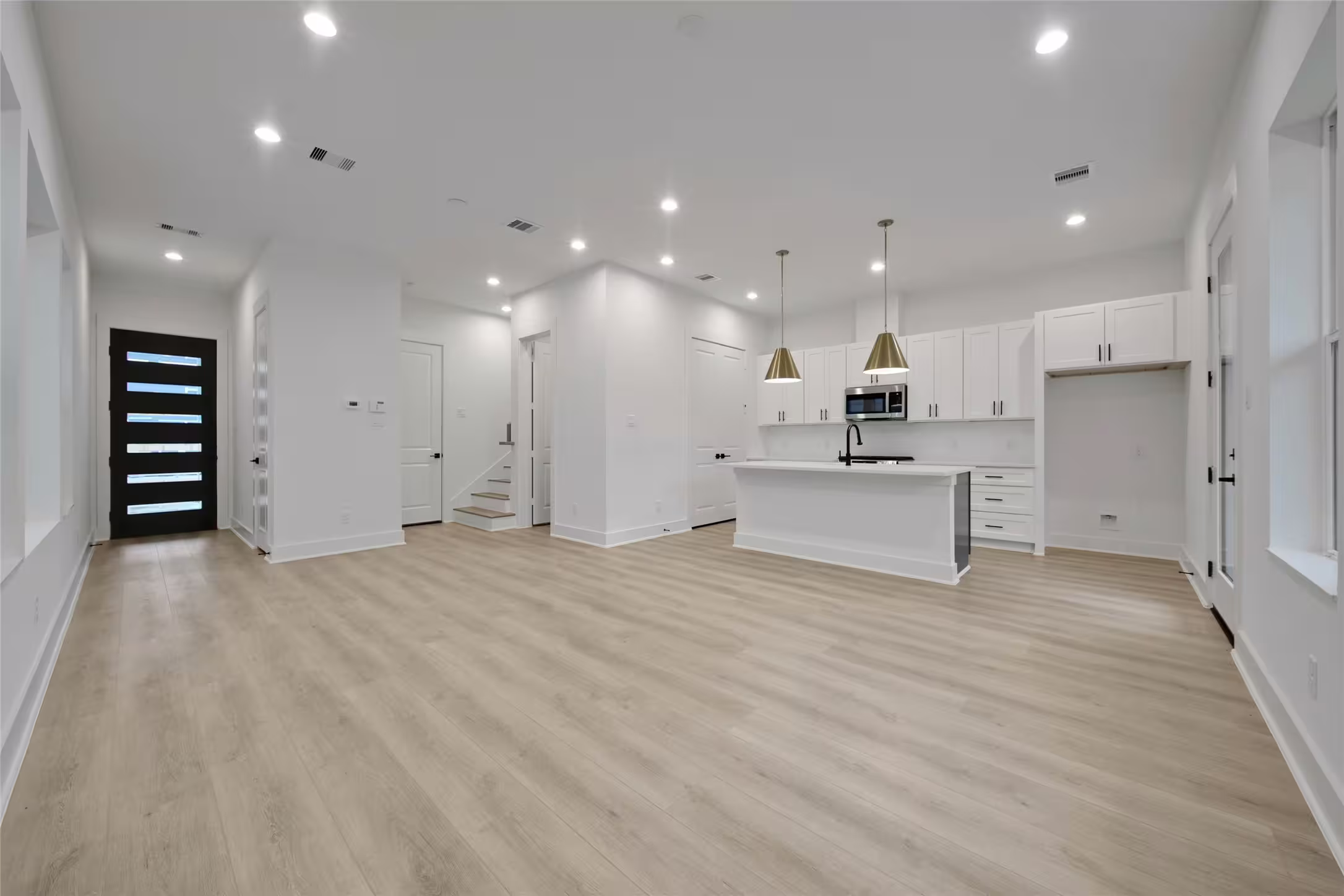 Photo 4 of 7620 Inwood Hills Lane, Houston, TX