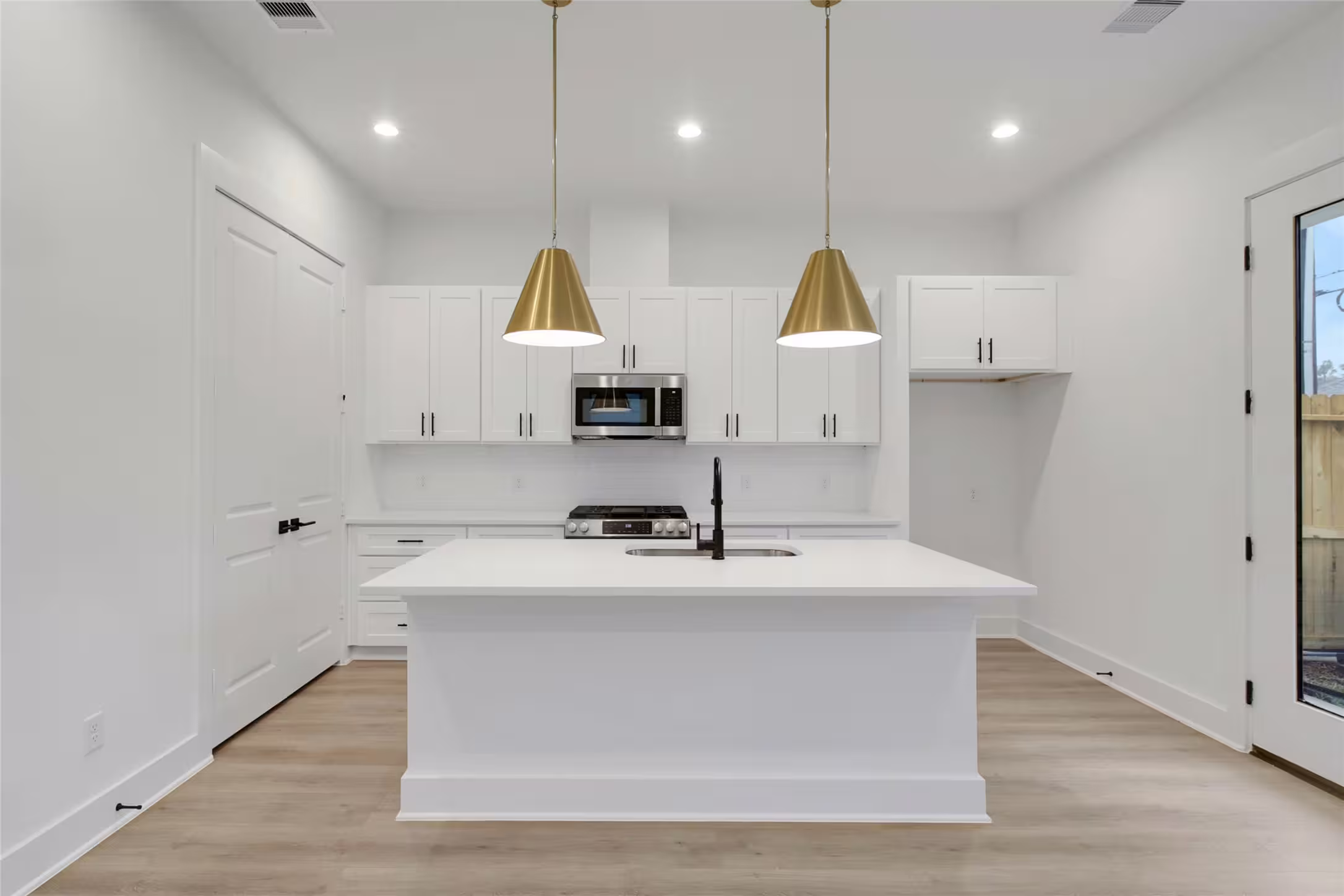Photo 6 of 7620 Inwood Hills Lane, Houston, TX