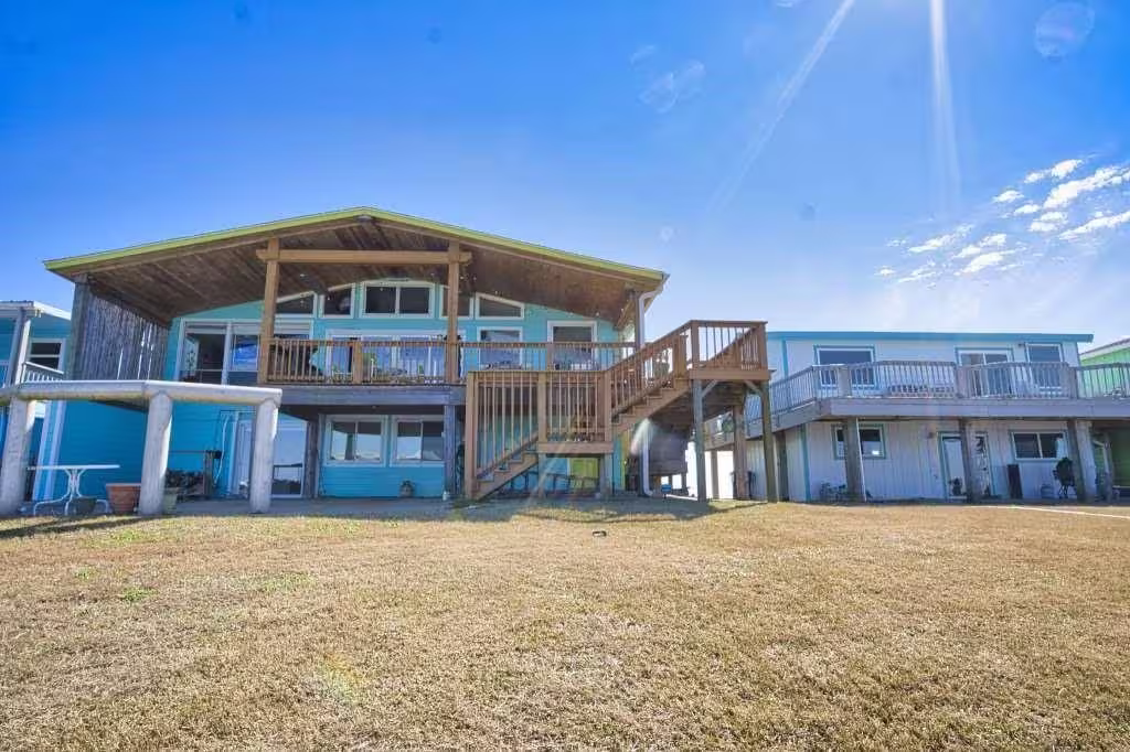 Photo of 2061 County Road 230, Sargent, TX