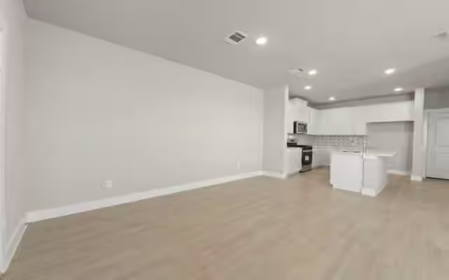Photo 4 of 2738 Mariposa Creek Drive, Rosharon, TX