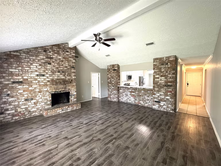 Photo 6 of 11915 Fallbrook Drive, Houston, TX