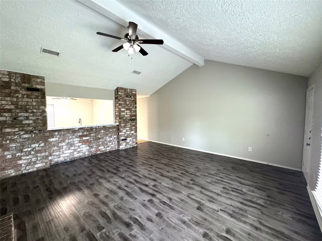 Photo 7 of 11915 Fallbrook Drive, Houston, TX