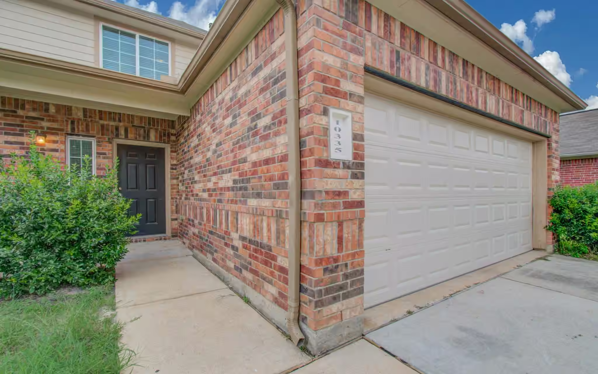 Photo 2 of 10335 Solitude Way, Houston, TX