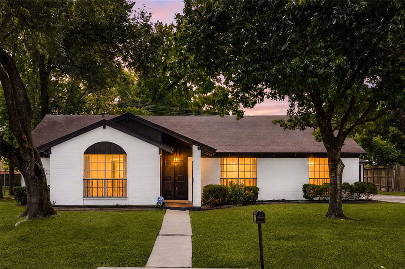 Photo of 7231 Ridge Oak Drive, Houston, TX 77088