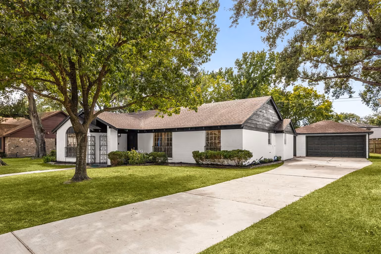 Photo 2 of 7231 Ridge Oak Drive, Houston, TX
