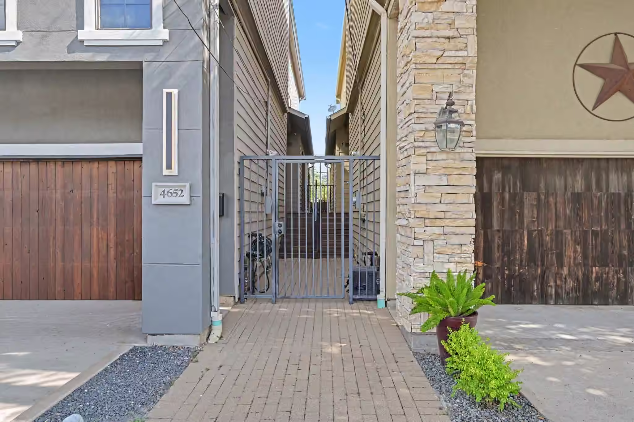 Photo 5 of 4648 Cornish Street, Houston, TX