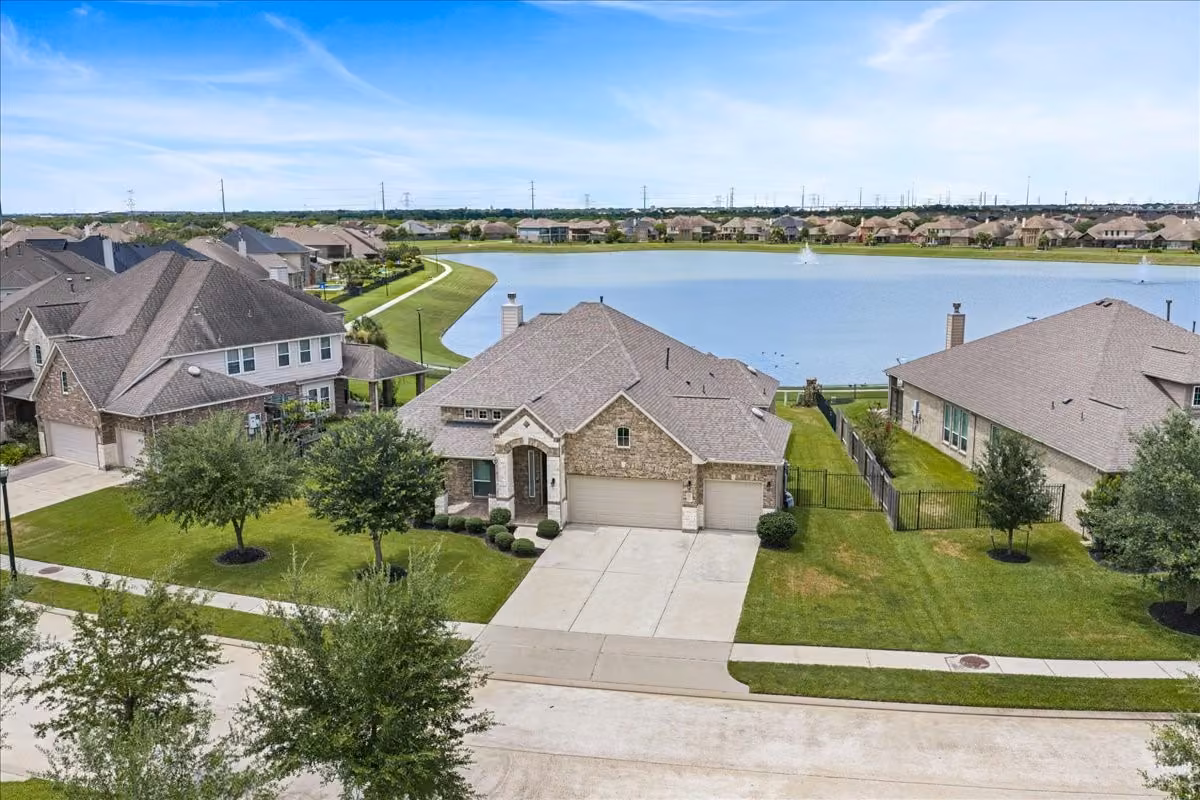 Photo 4 of 31814 Dunham Lake Drive, Hockley, TX