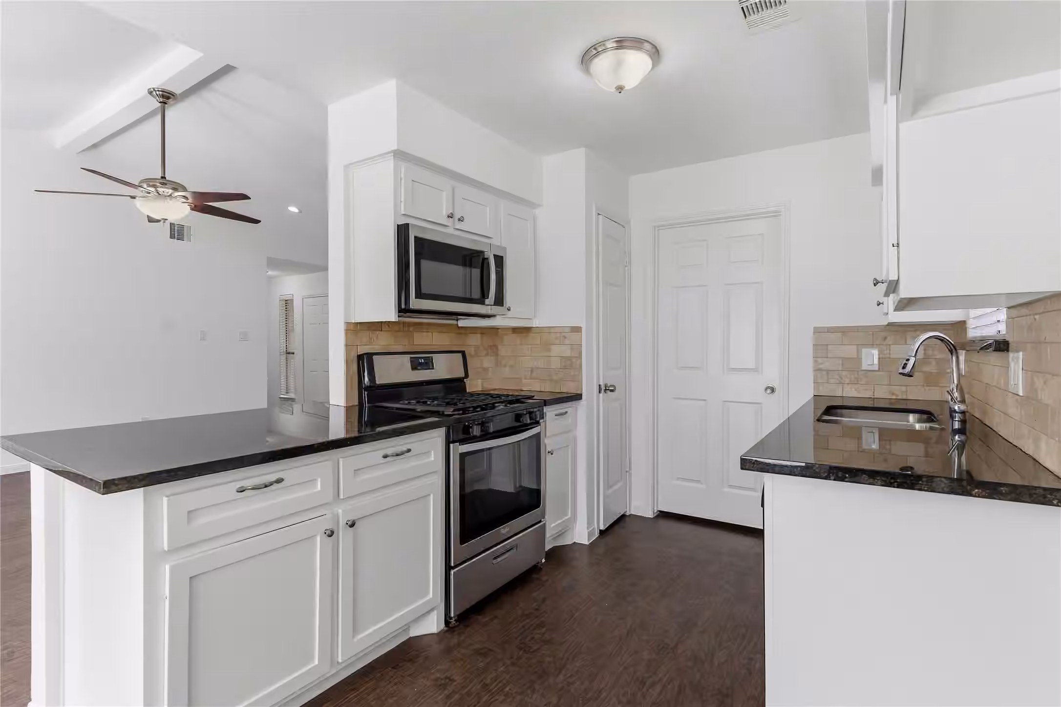 Photo 5 of 3702 Saint William Lane, Houston, TX