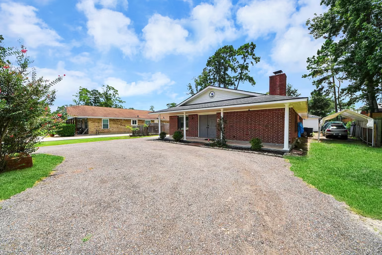 Photo 2 of 1419 Primrose Street, Conroe, TX