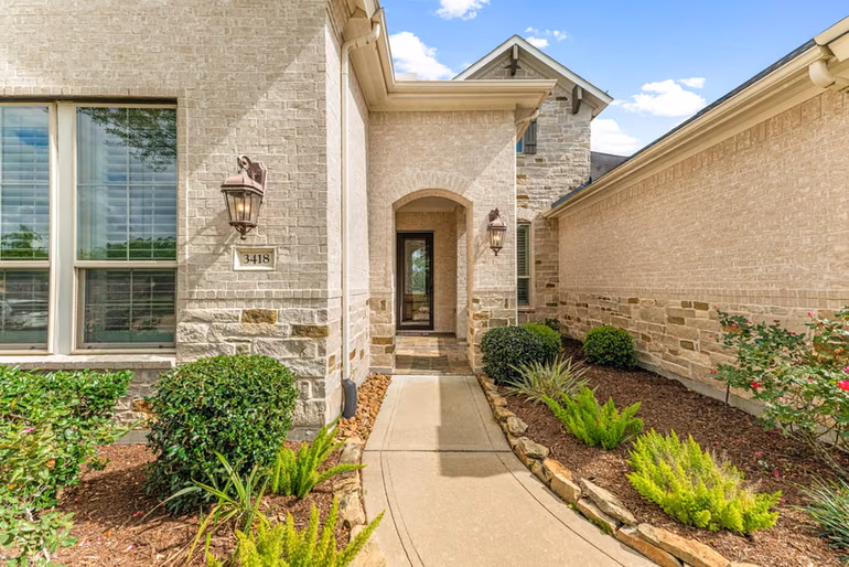 Photo 5 of 3418 Sherbrooke Manor Court, Houston, TX
