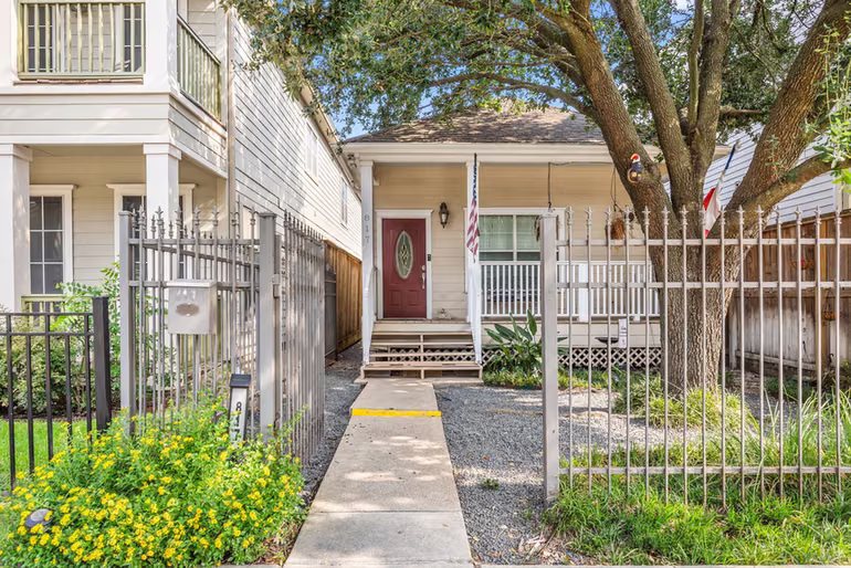 Photo of 817 W 26th Street, Houston, TX 77008