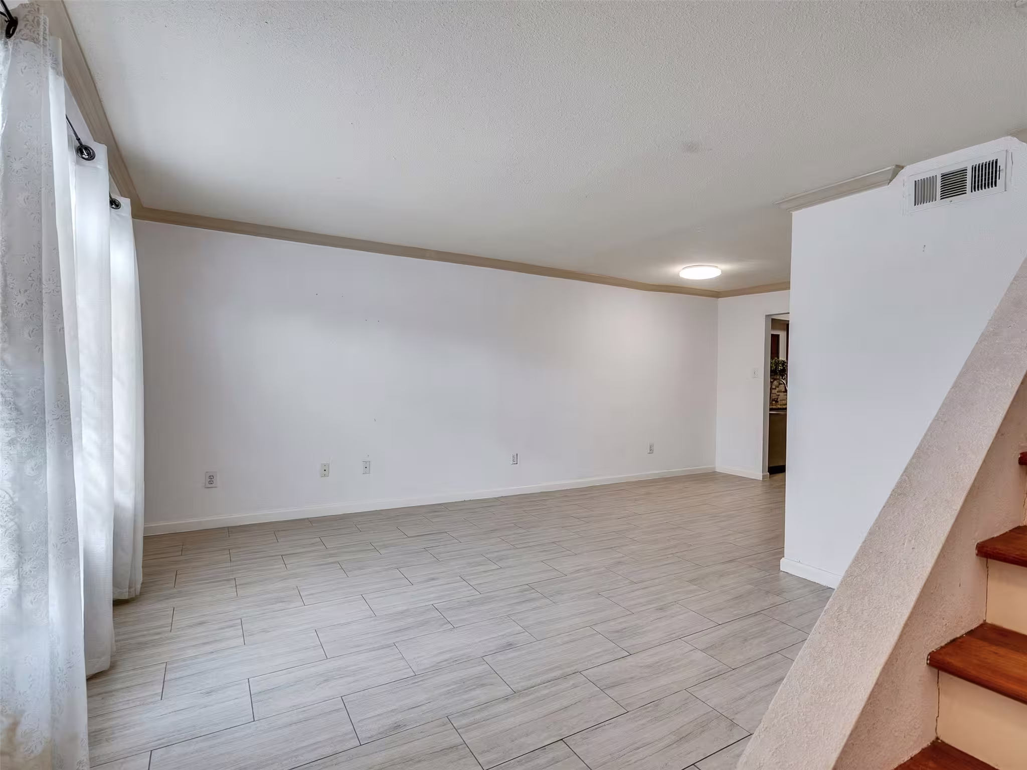 Photo 5 of 1701 Upland Drive 216, Houston, TX