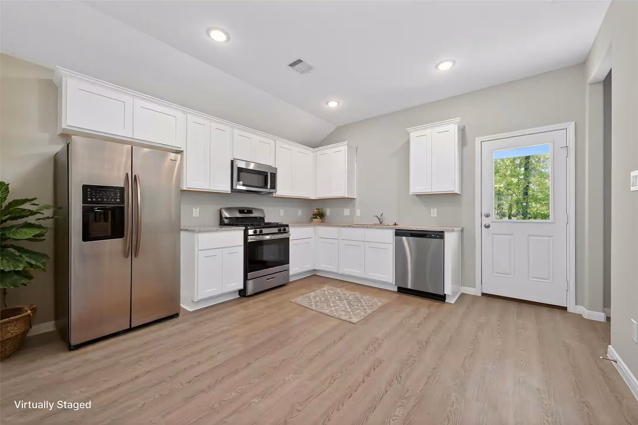 Photo 6 of 813 Jefferson Avenue, Cleveland, TX
