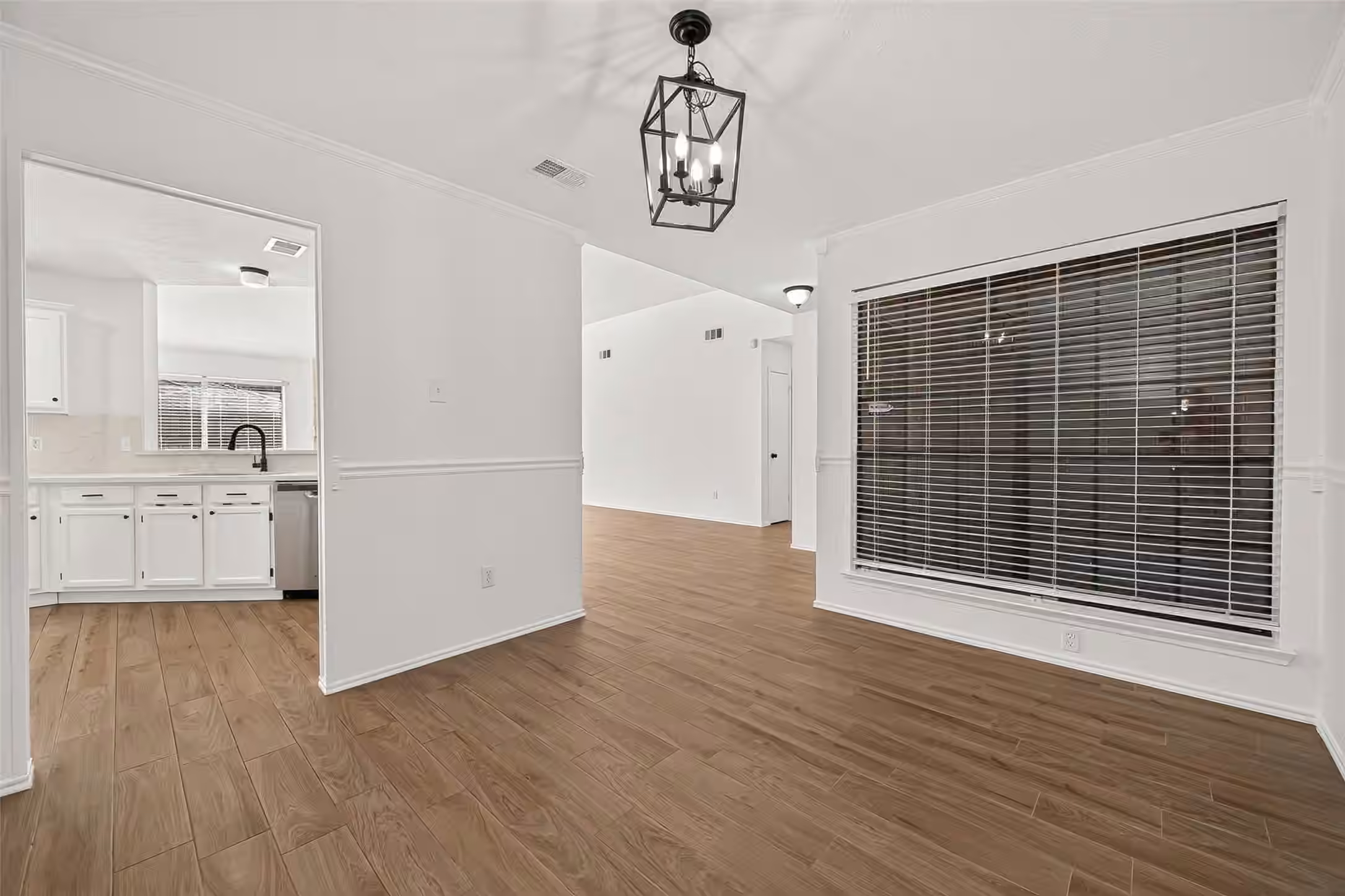 Photo 5 of 11410 Sunny Creek Drive, Houston, TX
