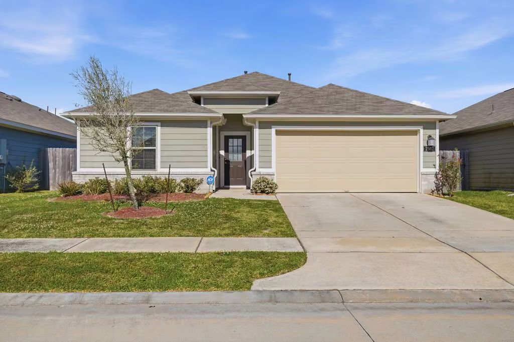 Photo of 2502 Gelding Manor Drive, Alvin, TX