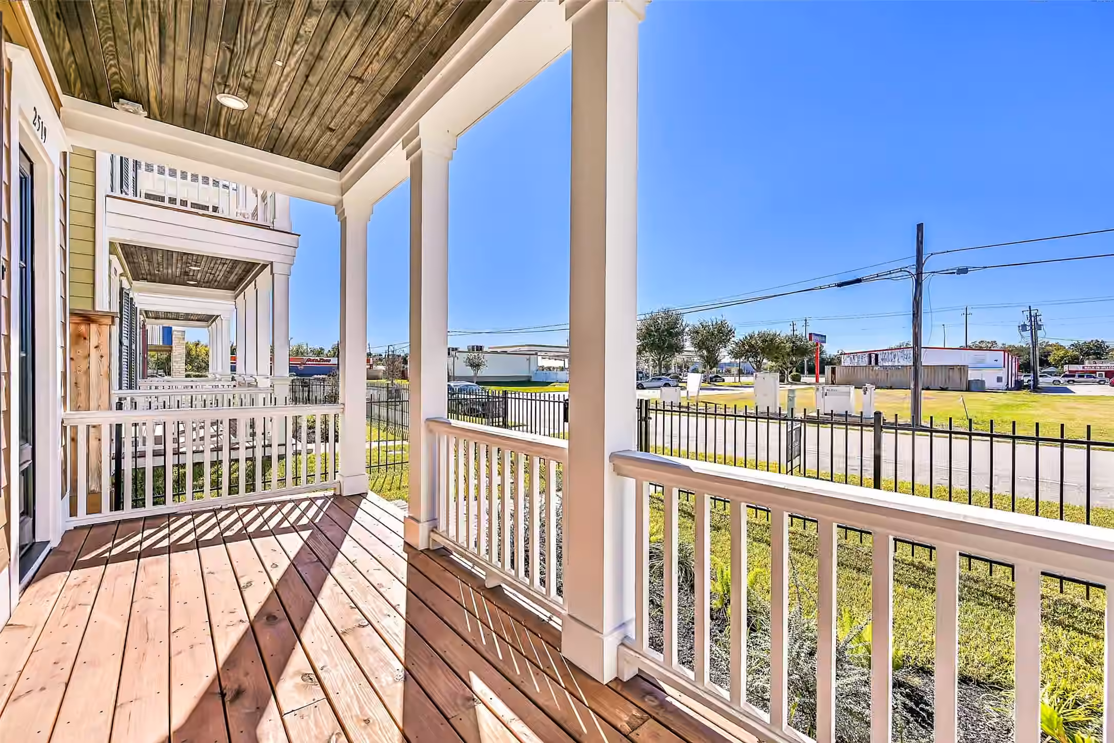 Photo 4 of 2519 S Houston Avenue, Pearland, TX