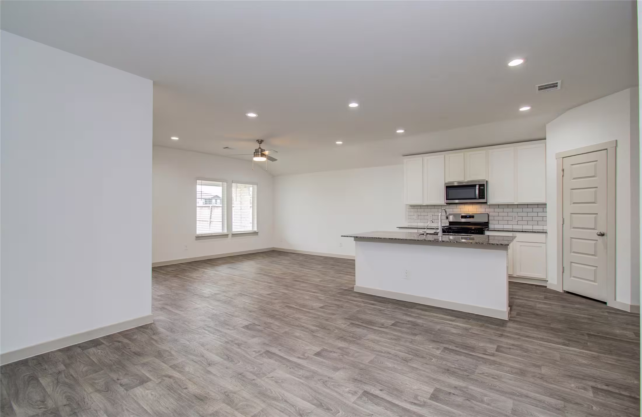 Photo 7 of 10602 Great Basin Drive, Rosharon, TX
