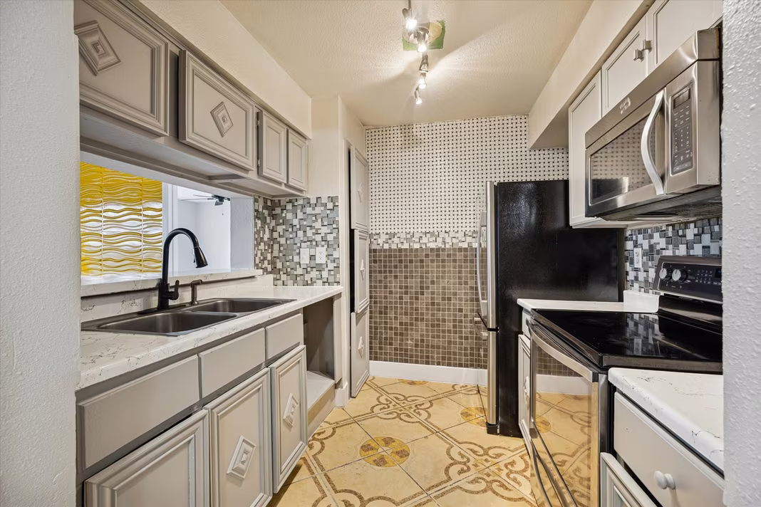 Photo 3 of 6161 Reims Road 704, Houston, TX