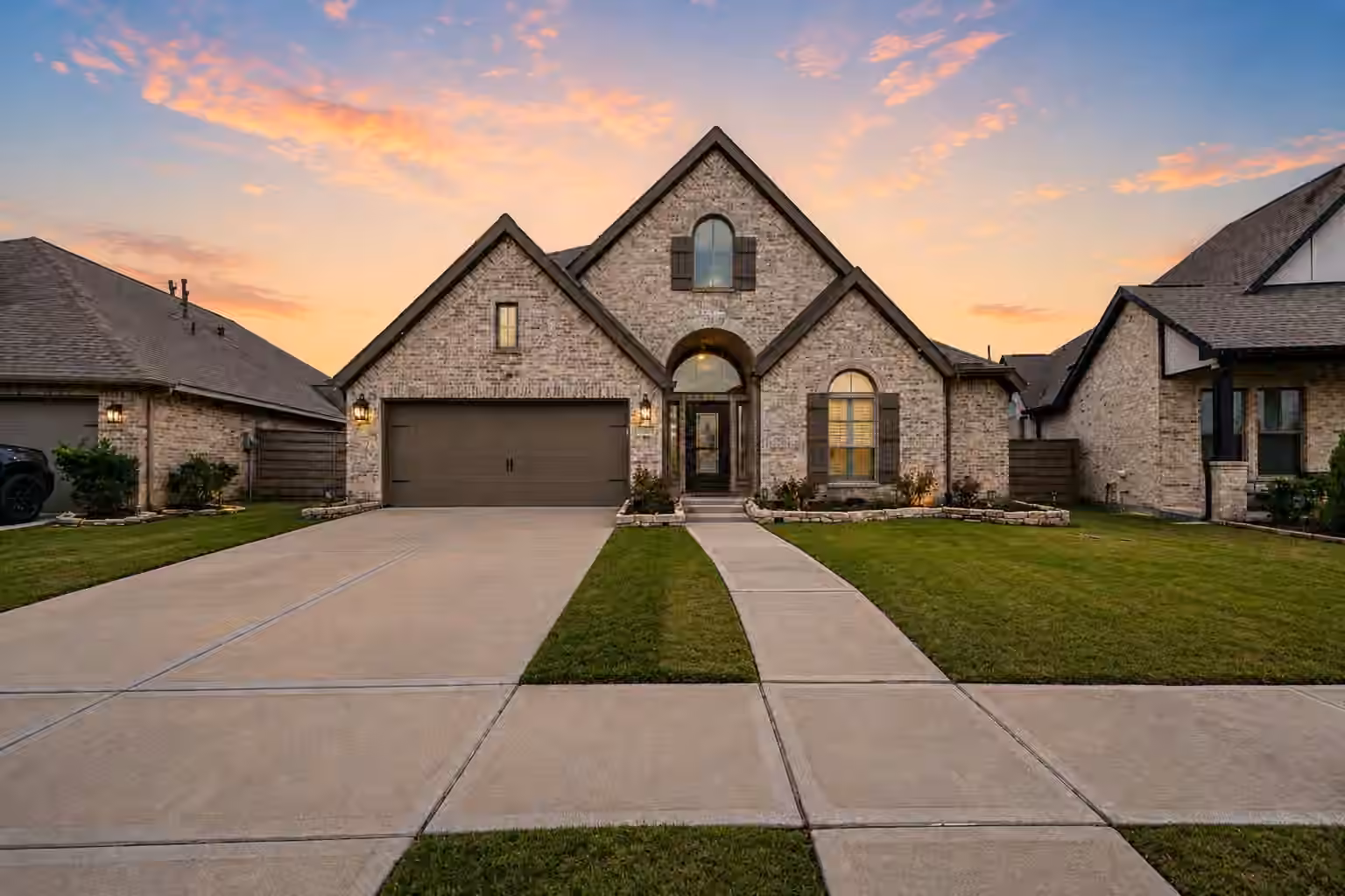 Photo 2 of 1934 Bayleaf Manor Drive, Manvel, TX