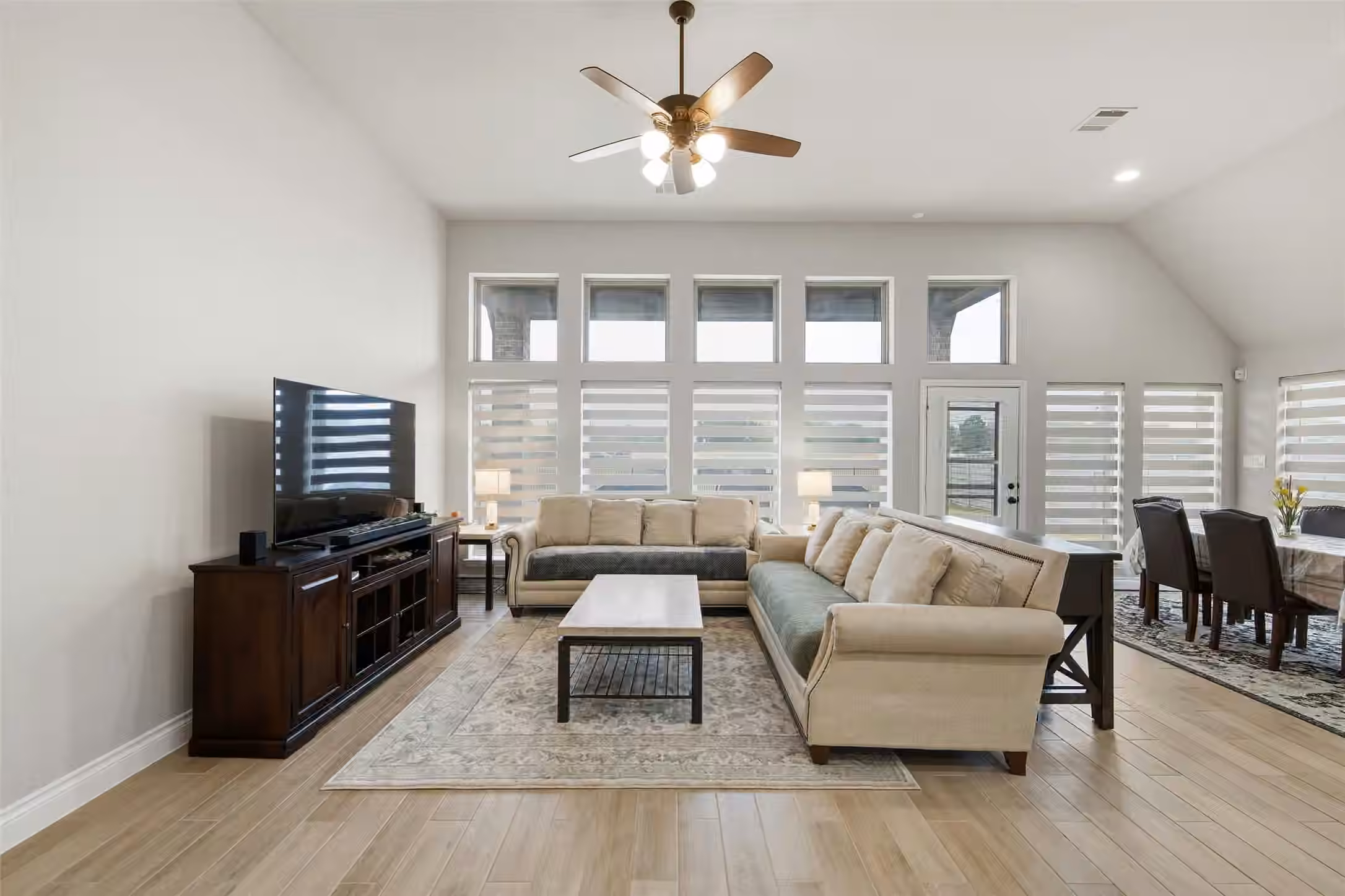 Photo 5 of 1934 Bayleaf Manor Drive, Manvel, TX