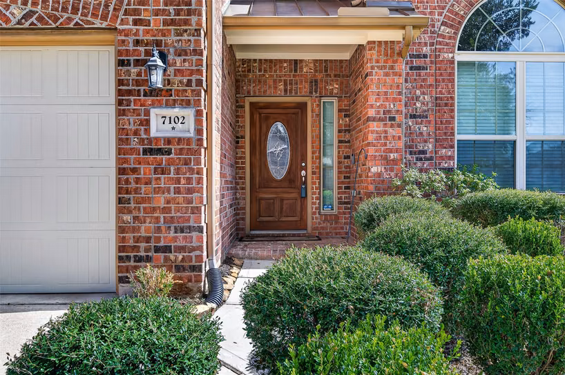 Photo 2 of 7102 Baitland Drive, Missouri City, TX