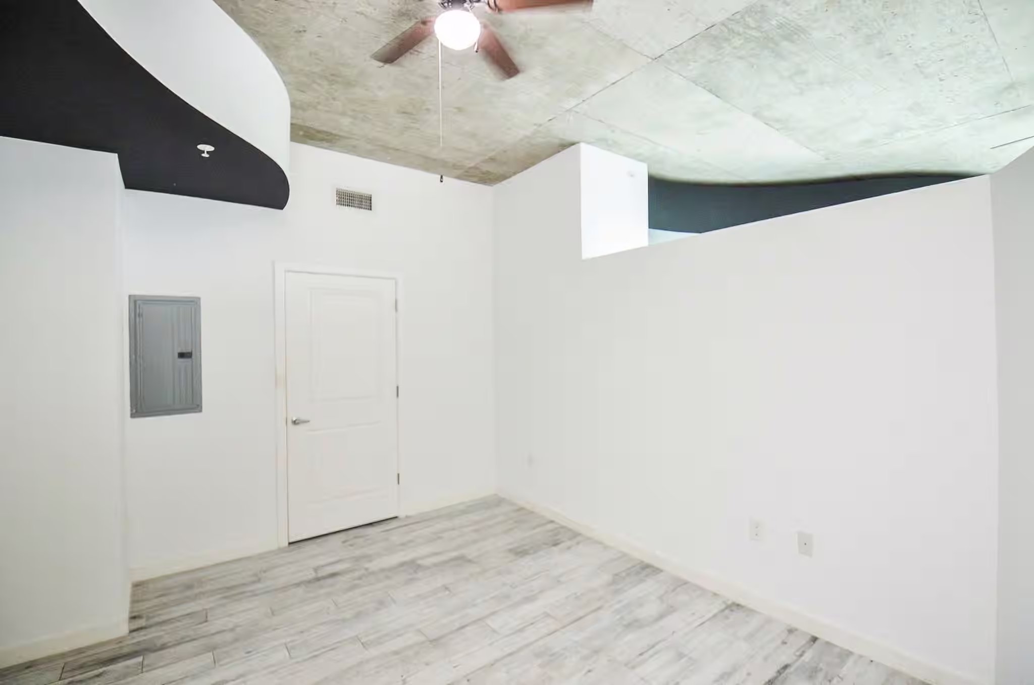 Photo 5 of 5925 Almeda Road 11612, Houston, TX