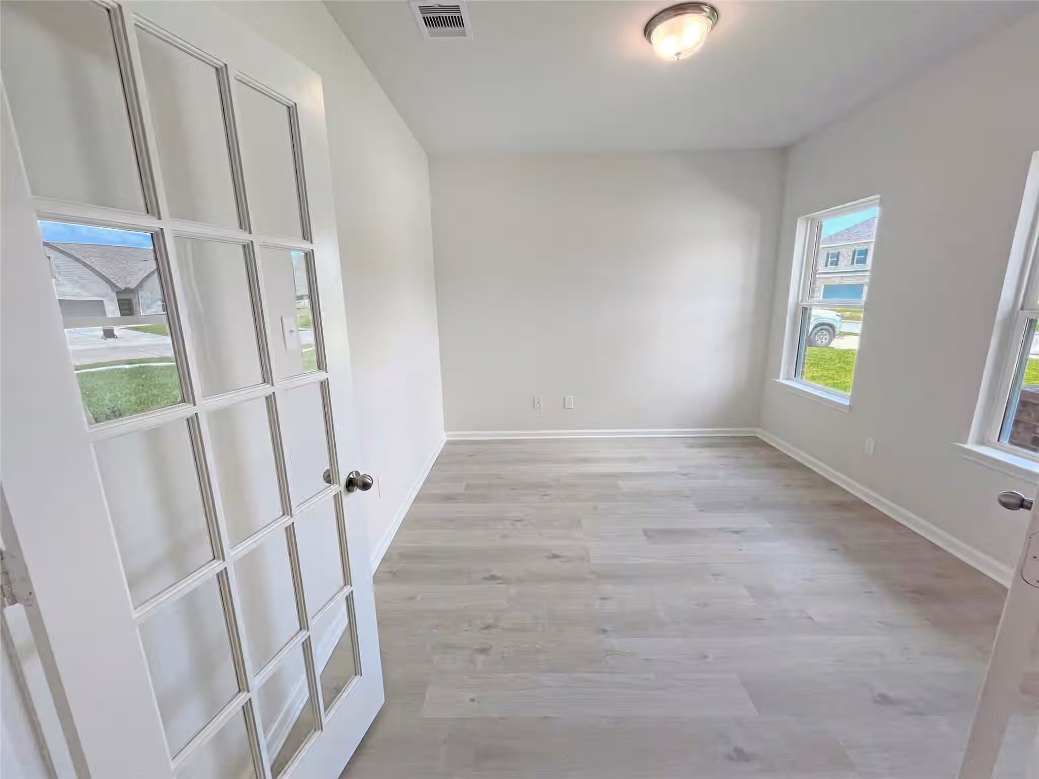 Photo 3 of 6218 Park Landing Lane, Baytown, TX