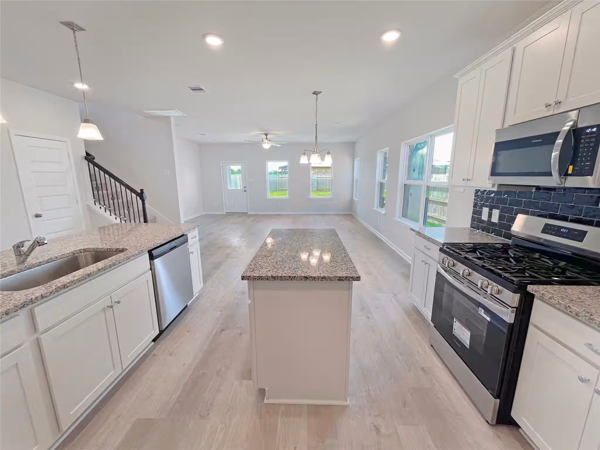 Photo 6 of 6218 Park Landing Lane, Baytown, TX
