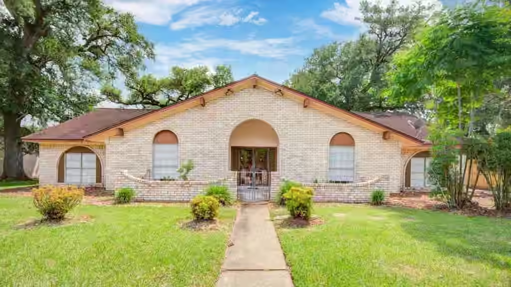Photo 3 of 204 Nasturtium Street, Lake Jackson, TX