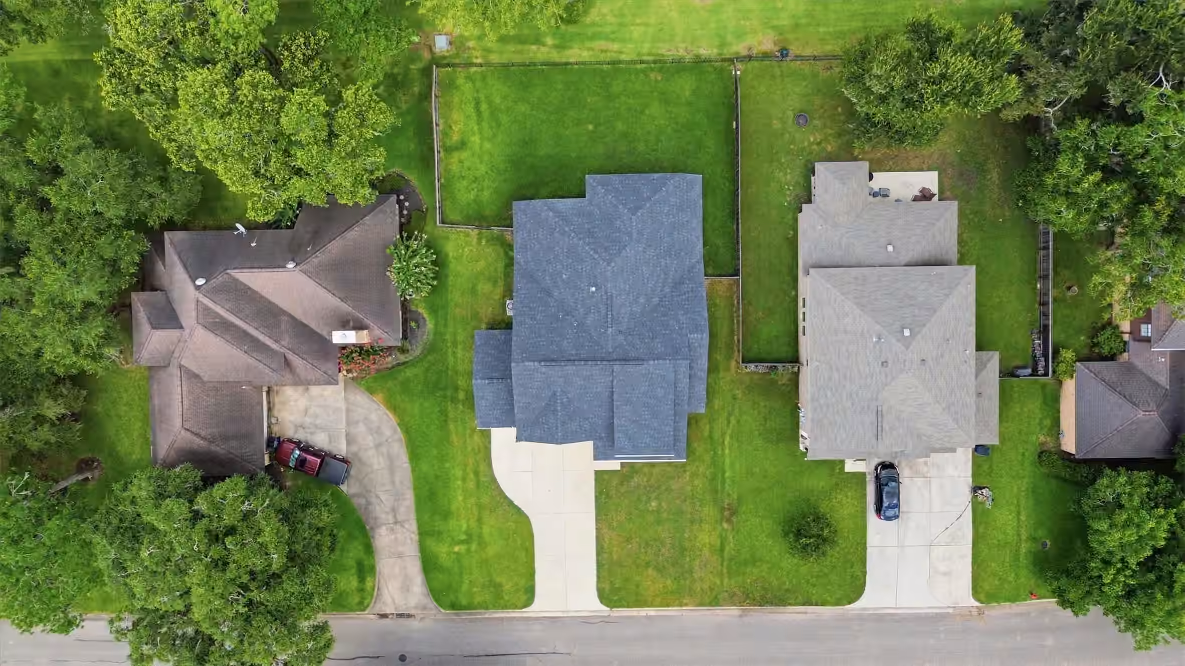 Photo 2 of 236 Woodhaven Drive, West Columbia, TX