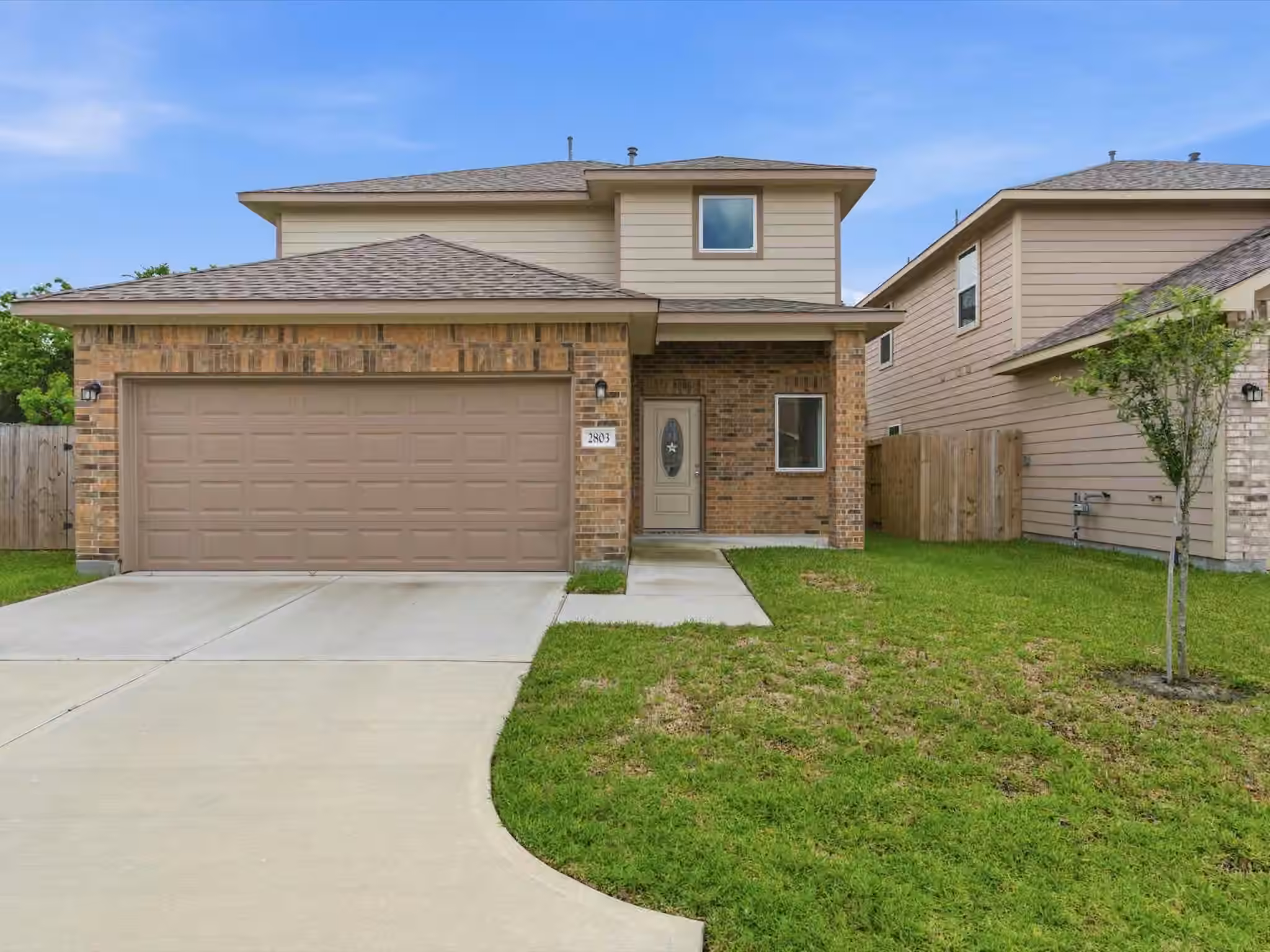 Photo 3 of 2803 Topiary Lane, Houston, TX