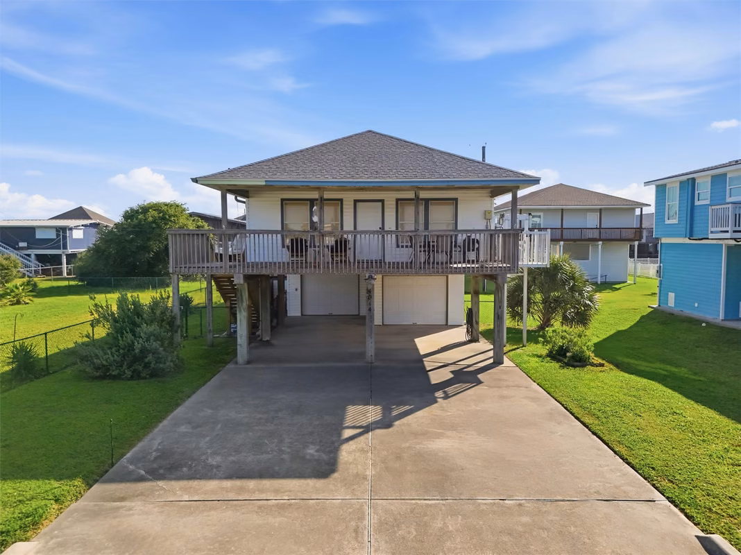 Photo 3 of 4014 Jackson Drive, Galveston, TX