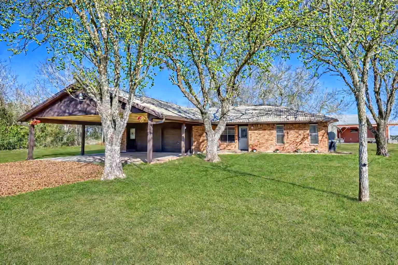 Photo of 1055 CR 214, Weimar, TX