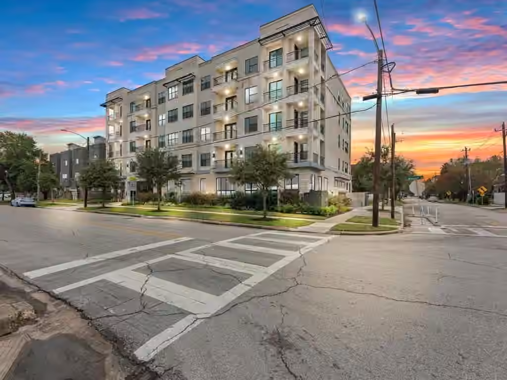 Photo 2 of 1508 Blodgett Street 307, Houston, TX