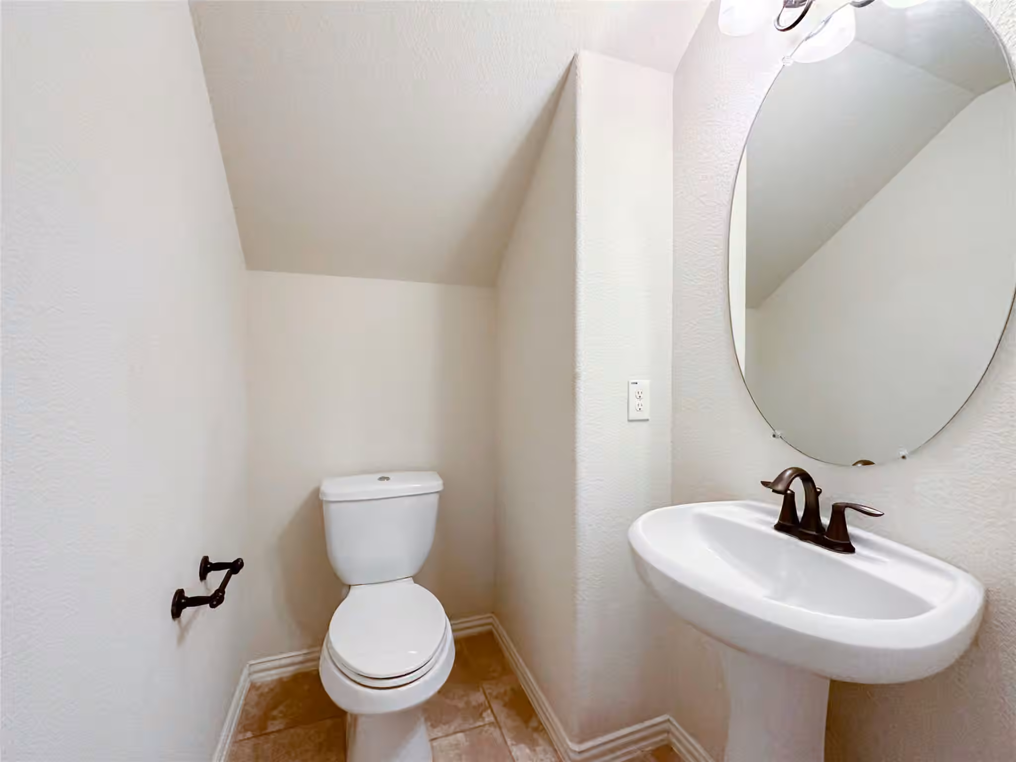 Photo 6 of 110 S Sawbridge Circle, Spring, TX