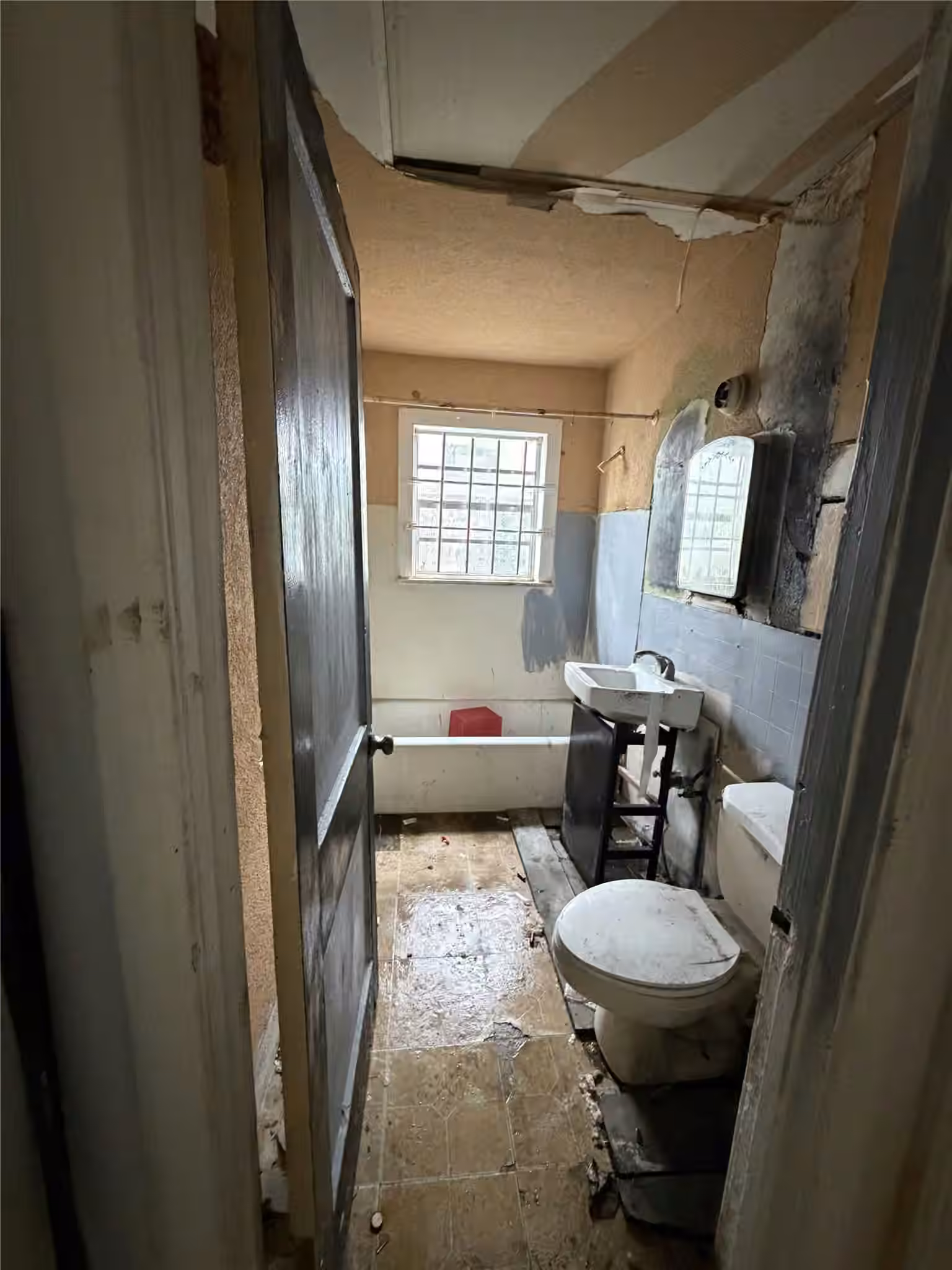 Photo 6 of 6135 Sidney Street, Houston, TX