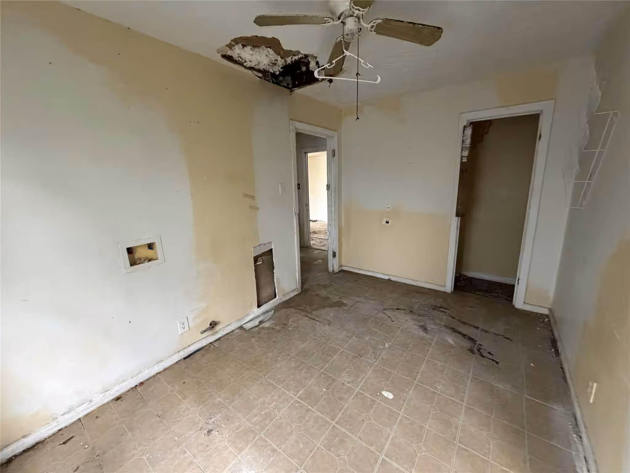 Photo 7 of 6135 Sidney Street, Houston, TX