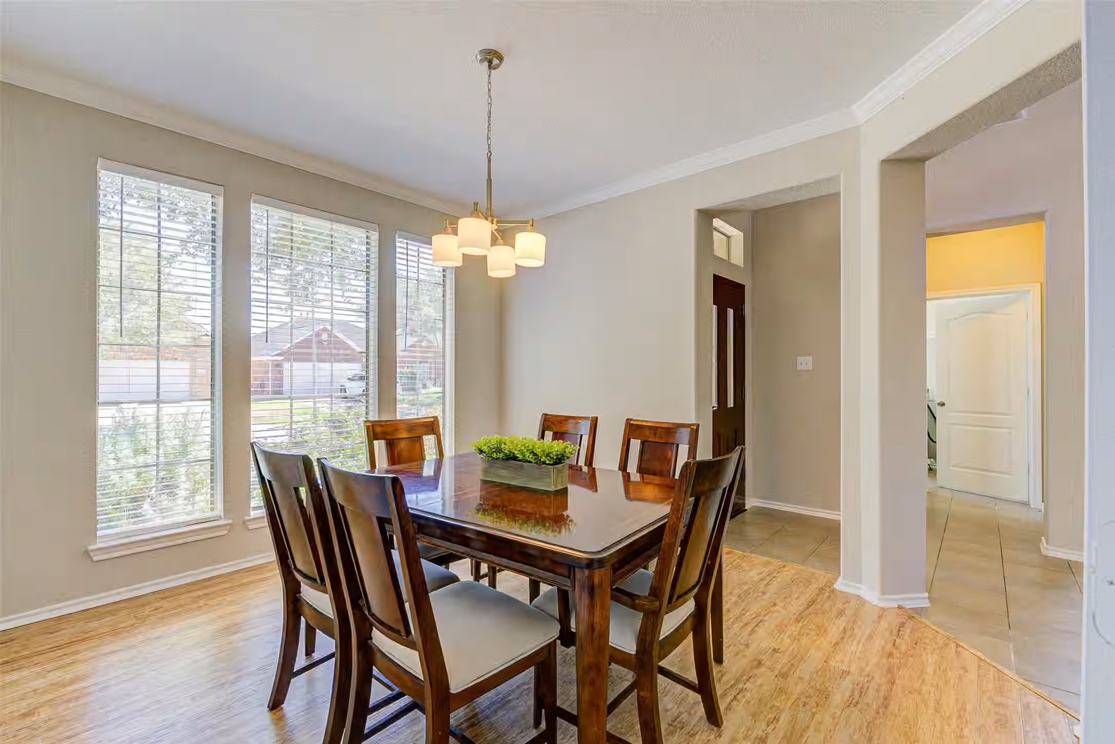 Photo 4 of 8402 Terrace Brook Drive, Houston, TX