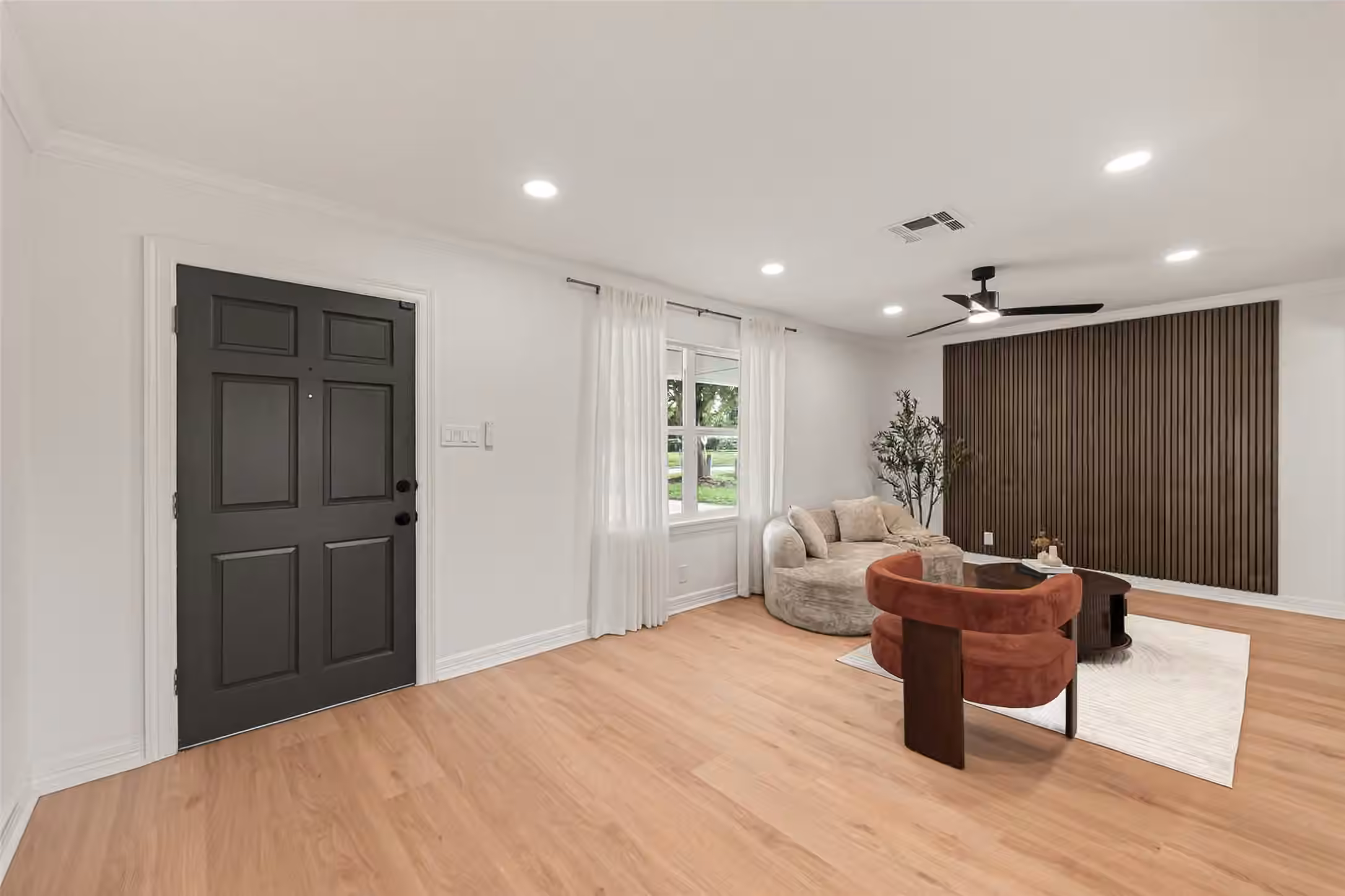 Photo 5 of 10966 Shadow Wood Dr, Houston, TX