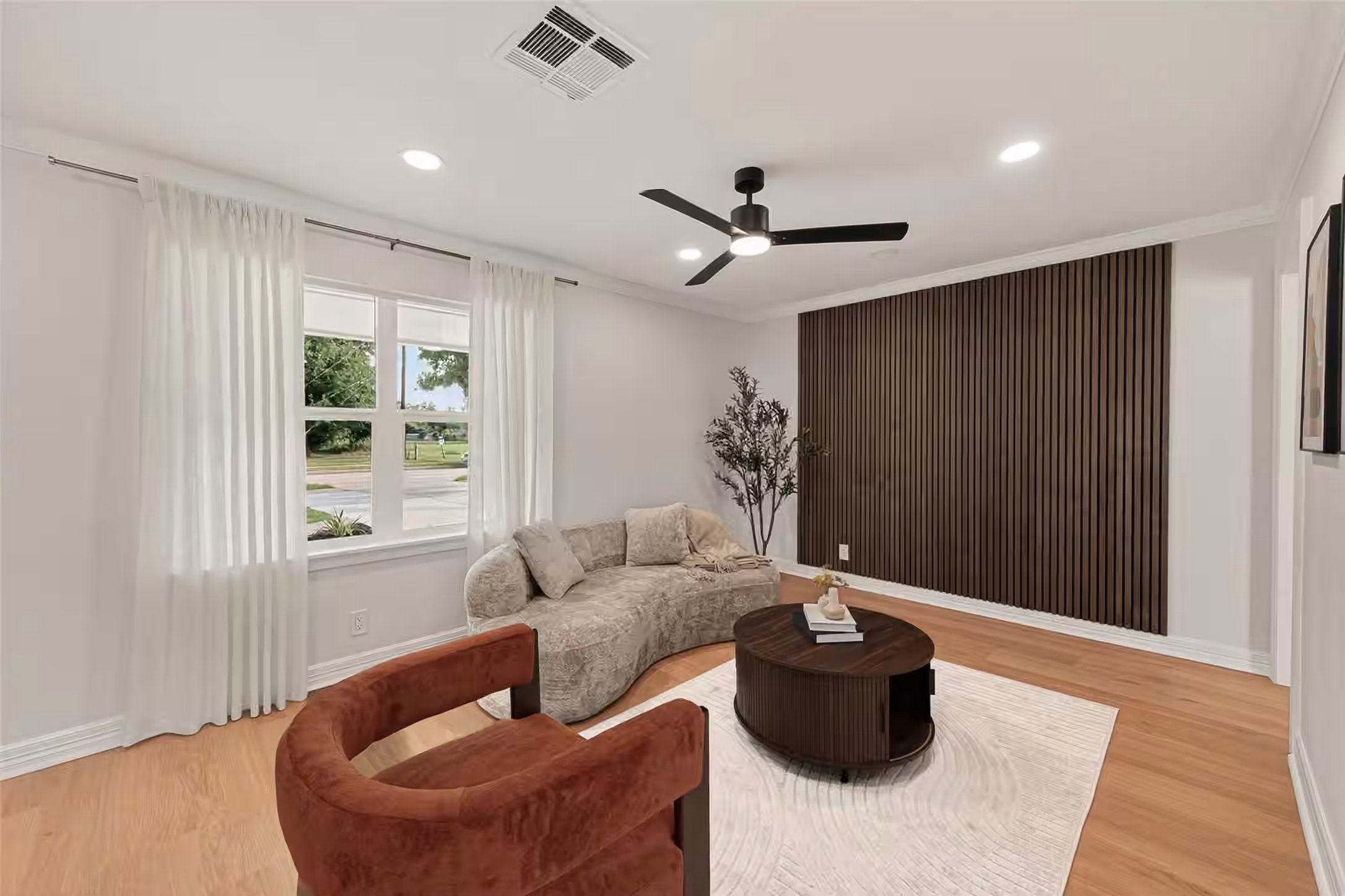 Photo 6 of 10966 Shadow Wood Dr, Houston, TX