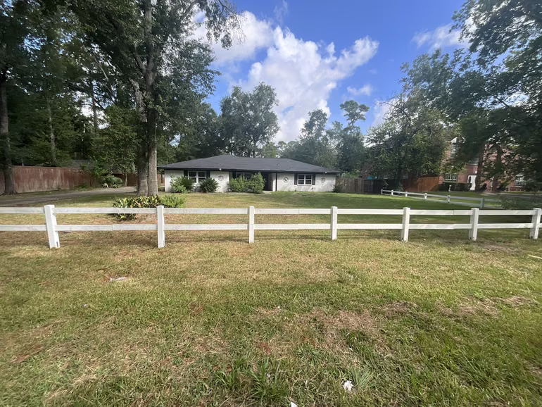 Photo 2 of 2314 Creekleaf Road, Houston, TX