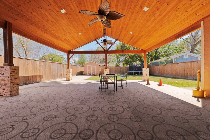 Photo 6 of 910 Avenue J, South Houston, TX