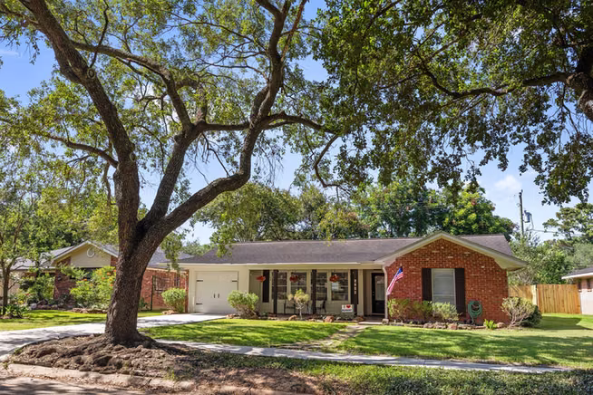 Photo 5 of 5314 Stillbrooke Drive, Houston, TX