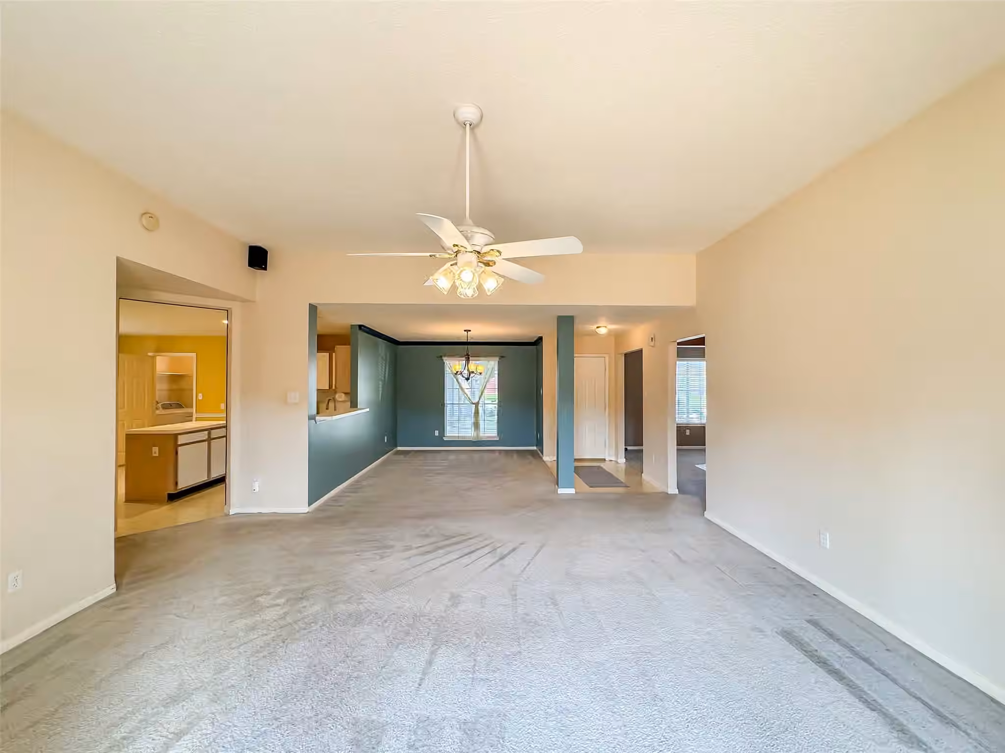 Photo 6 of 6835 Haven Creek Drive, Katy, TX