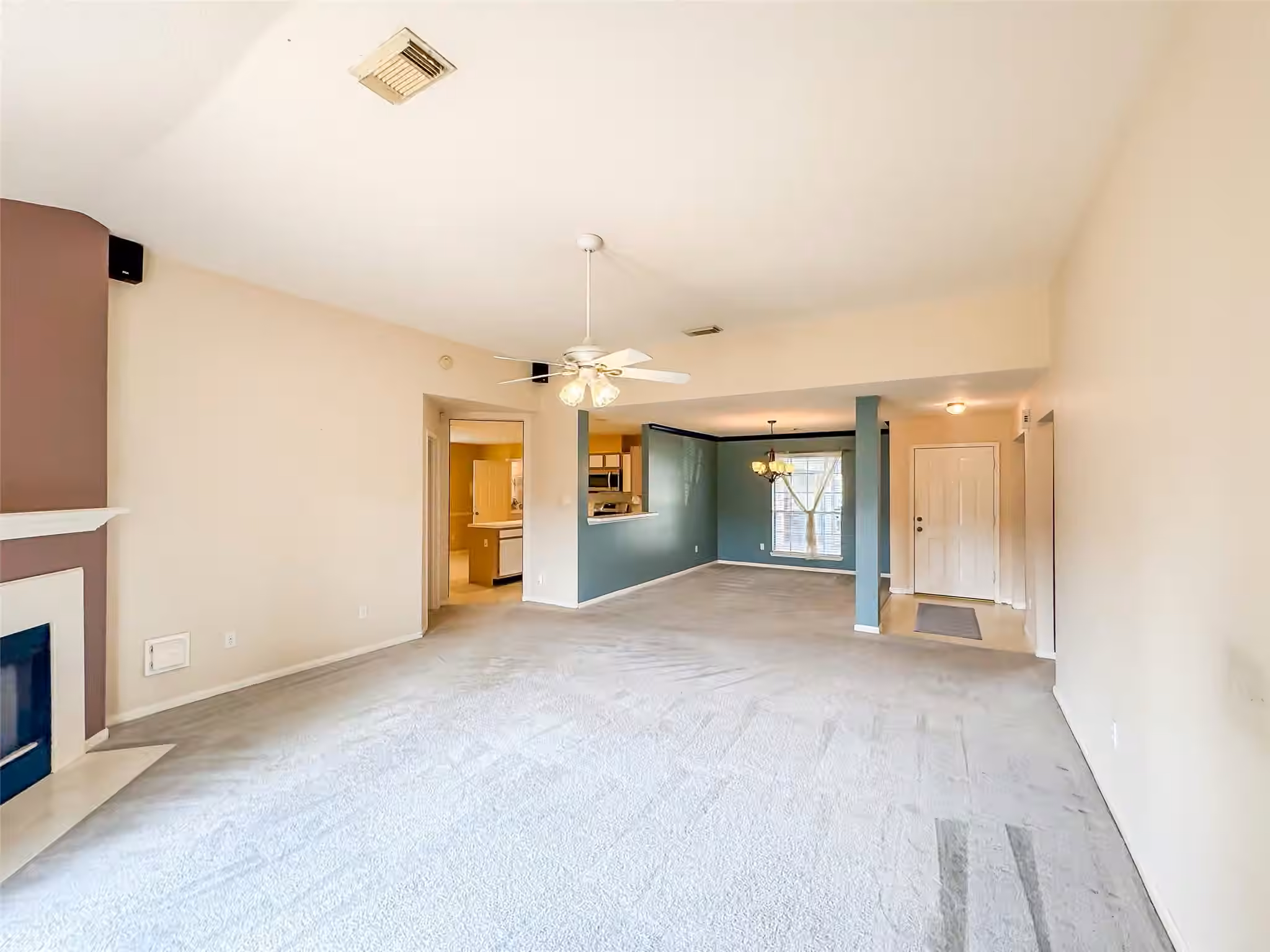 Photo 7 of 6835 Haven Creek Drive, Katy, TX