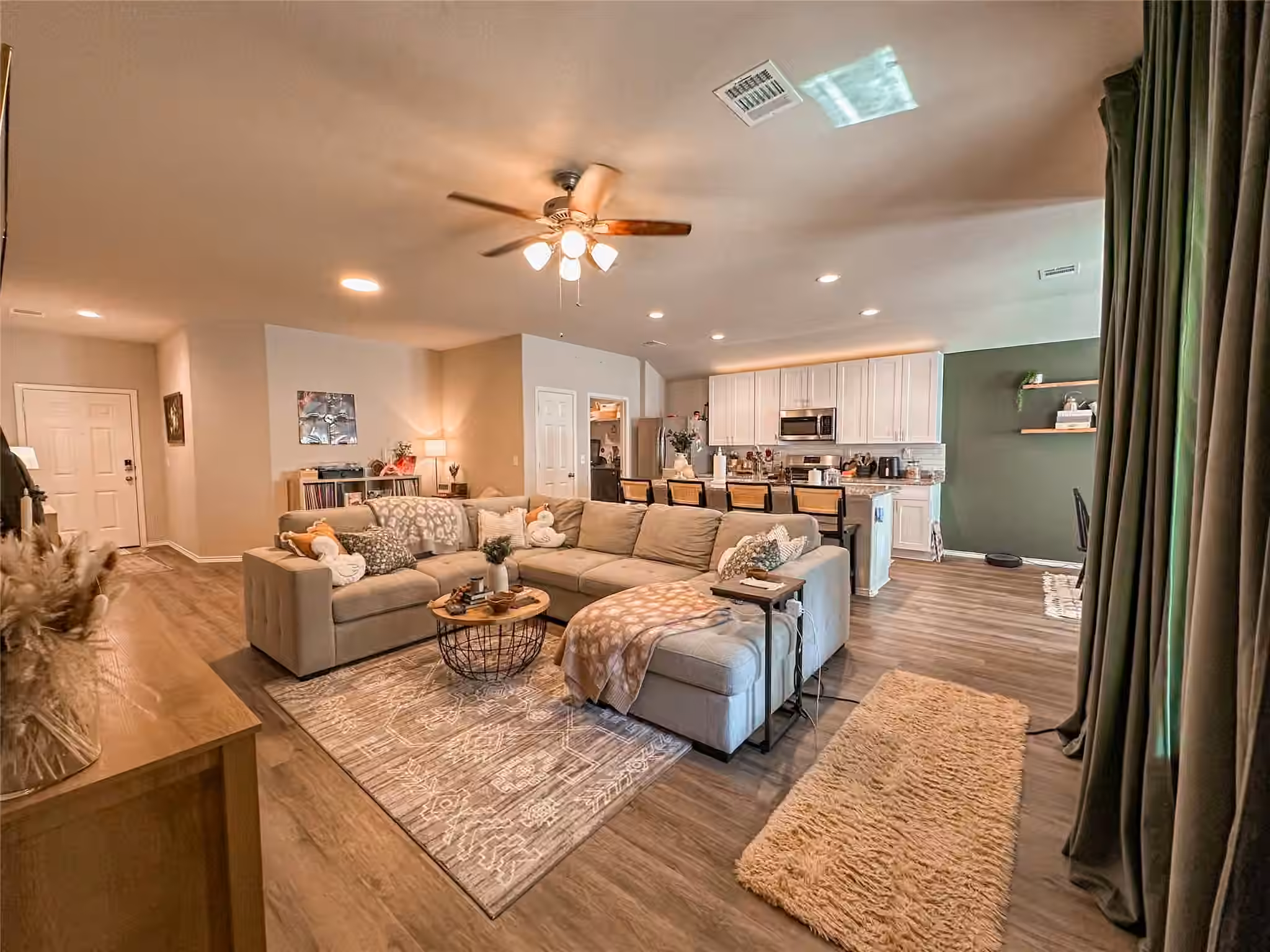 Photo 3 of 9961 Spring Creek Road, Cleveland, TX