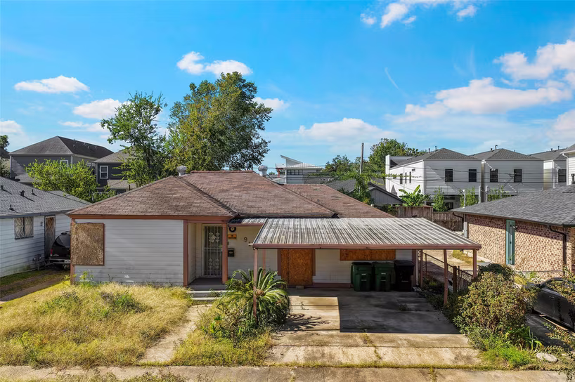 Photo 2 of 919 Lawrence Street, Houston, TX
