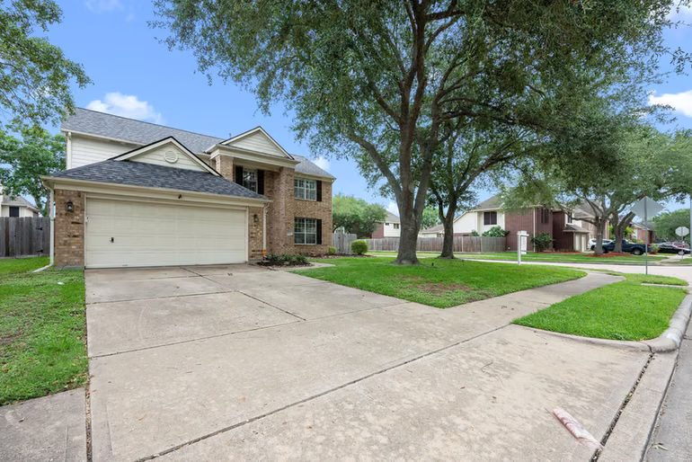 Photo 3 of 6931 Royal Knoll Court, Pasadena, TX