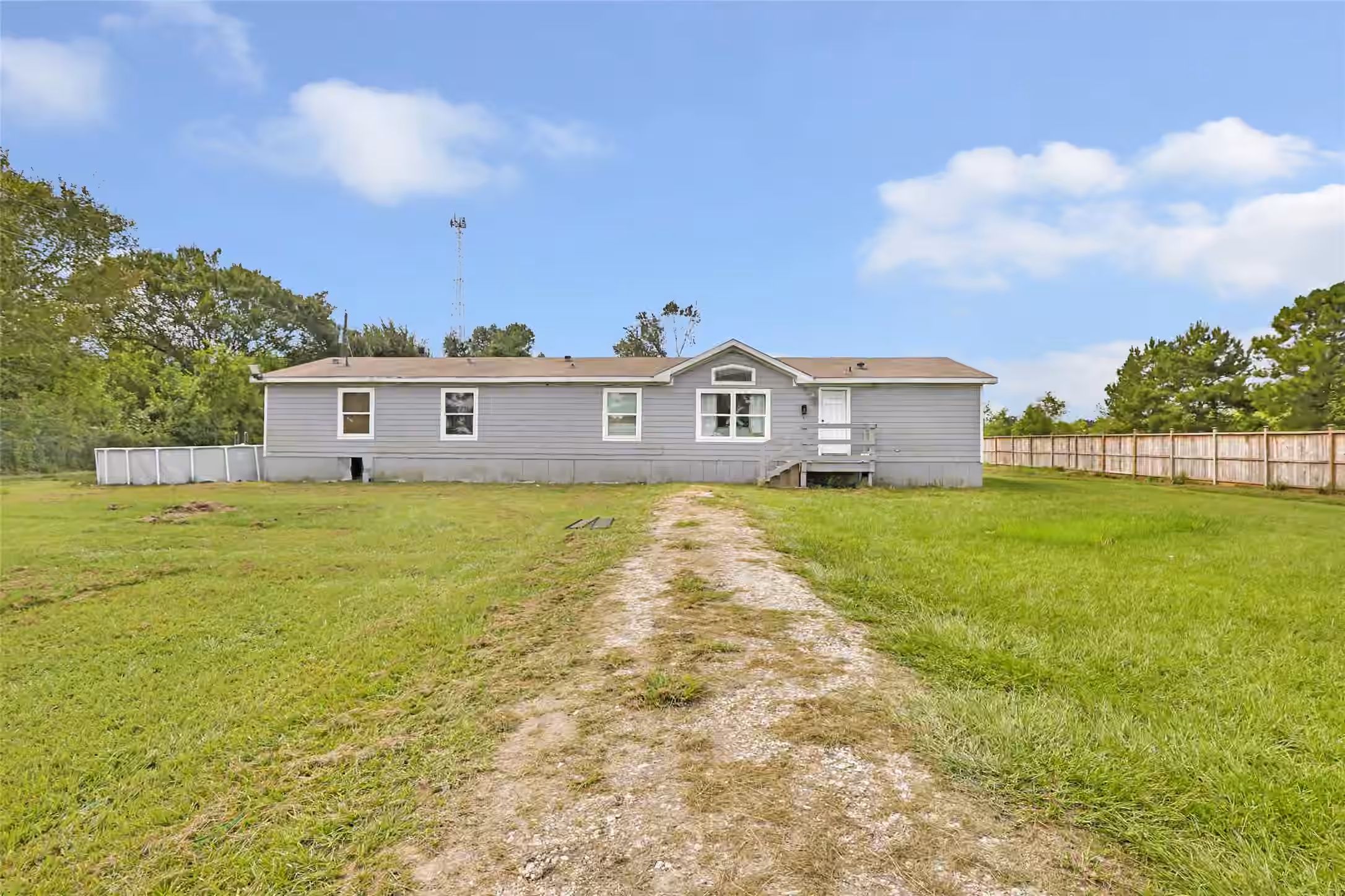 Photo 3 of 2809 County Road 676, Dayton, TX